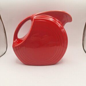 VINTAGE 1986 FIESTA LARGE DISK PITCHER RED SCARLET HOMER LAUGHLIN USA 67 OZ
